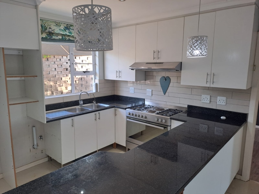 4 Bedroom Property for Sale in Nahoon Valley Park Eastern Cape